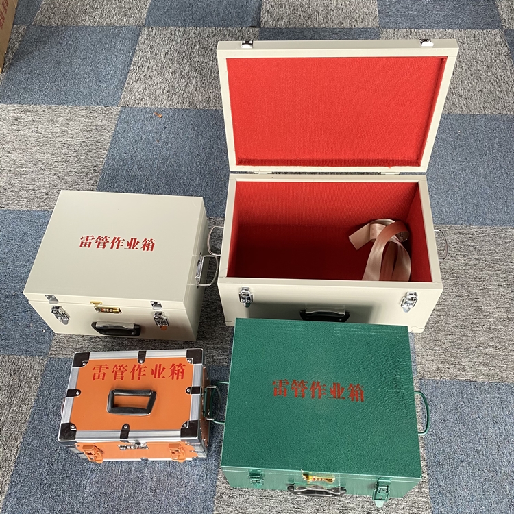 兴安爆破工程作业箱如何选择？玻璃钢与传统材质的全面对比